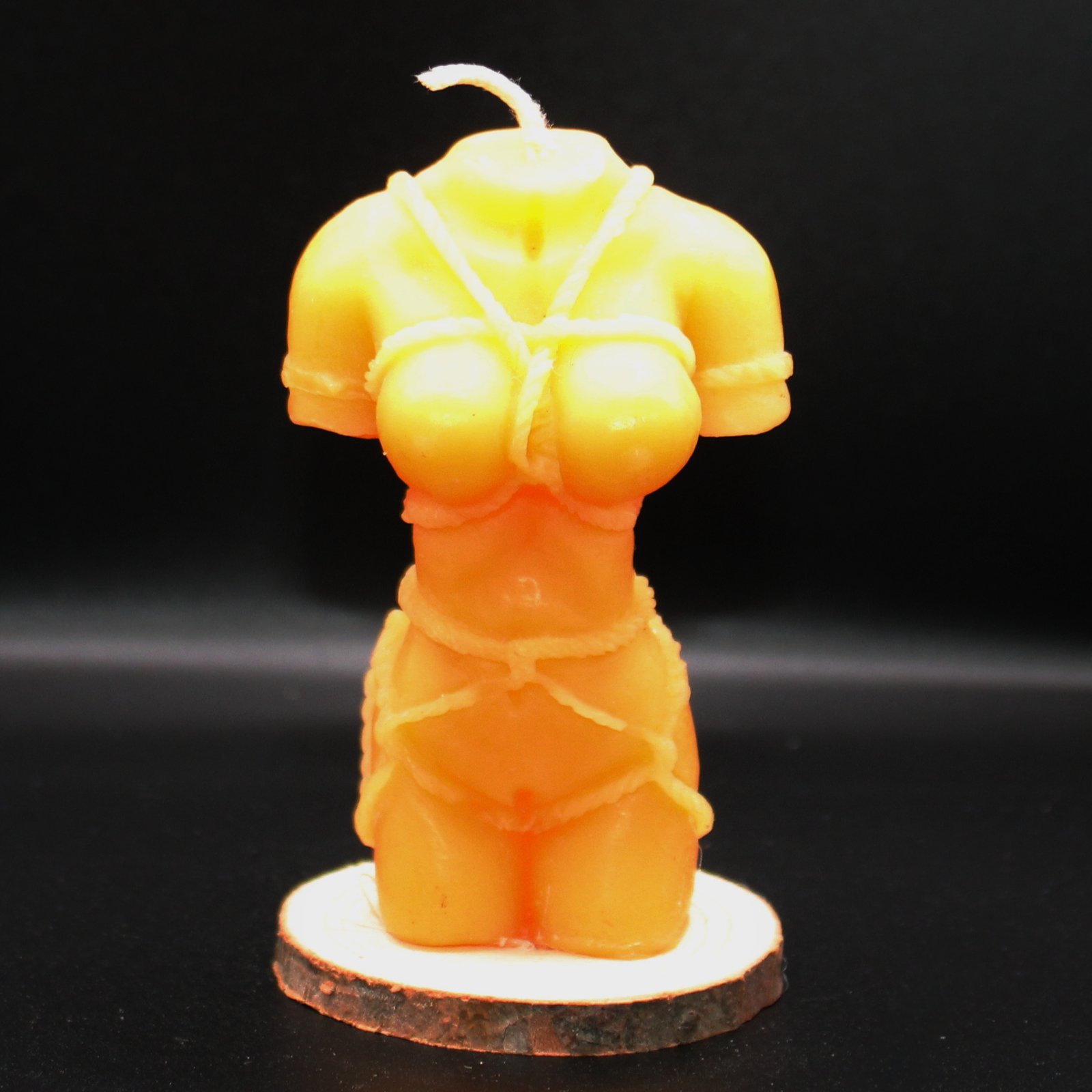 Bienenwachskerze Frau im Bondagestil